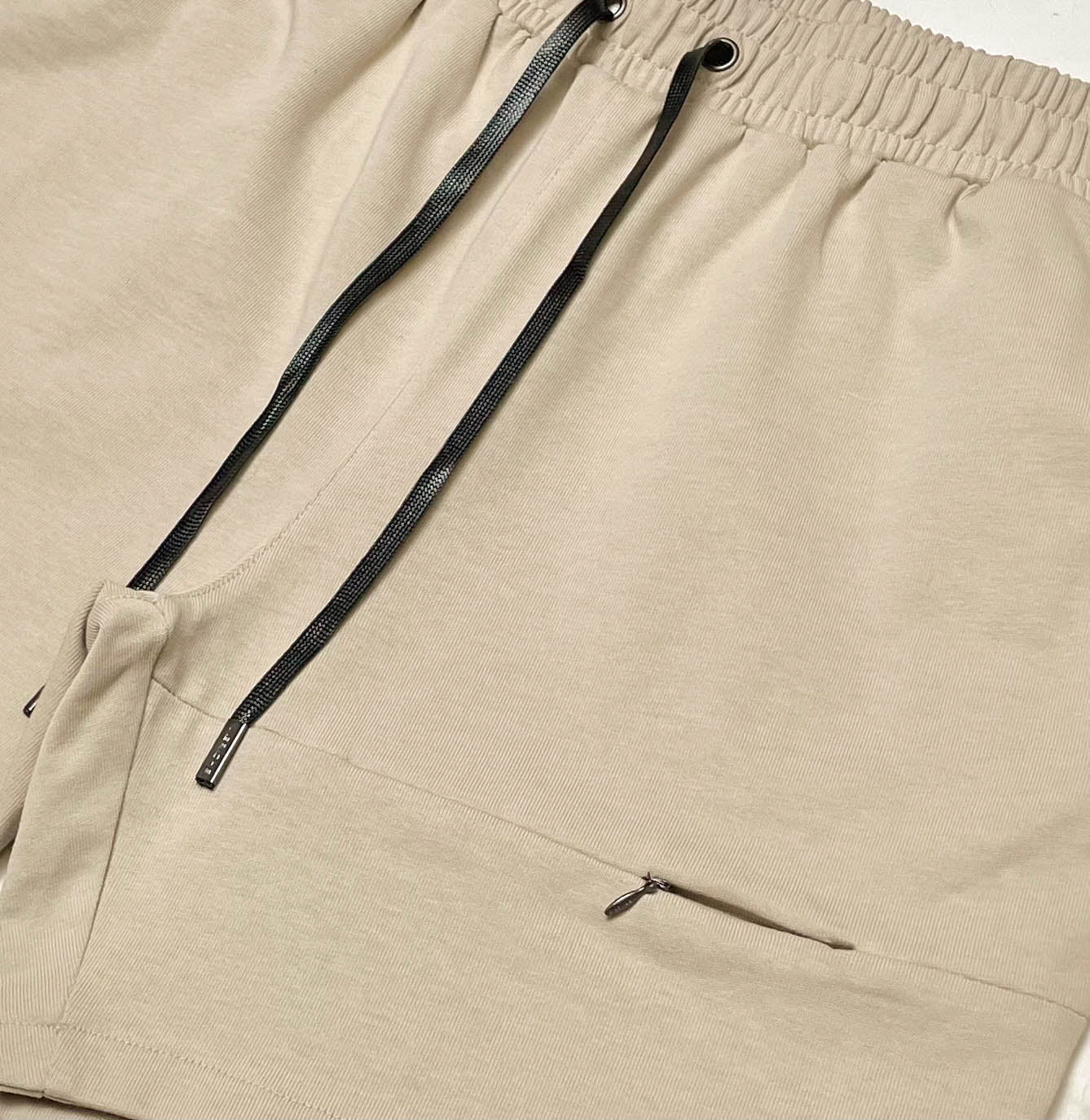 HFT Shorts - Sand | Vie+Riche
_7