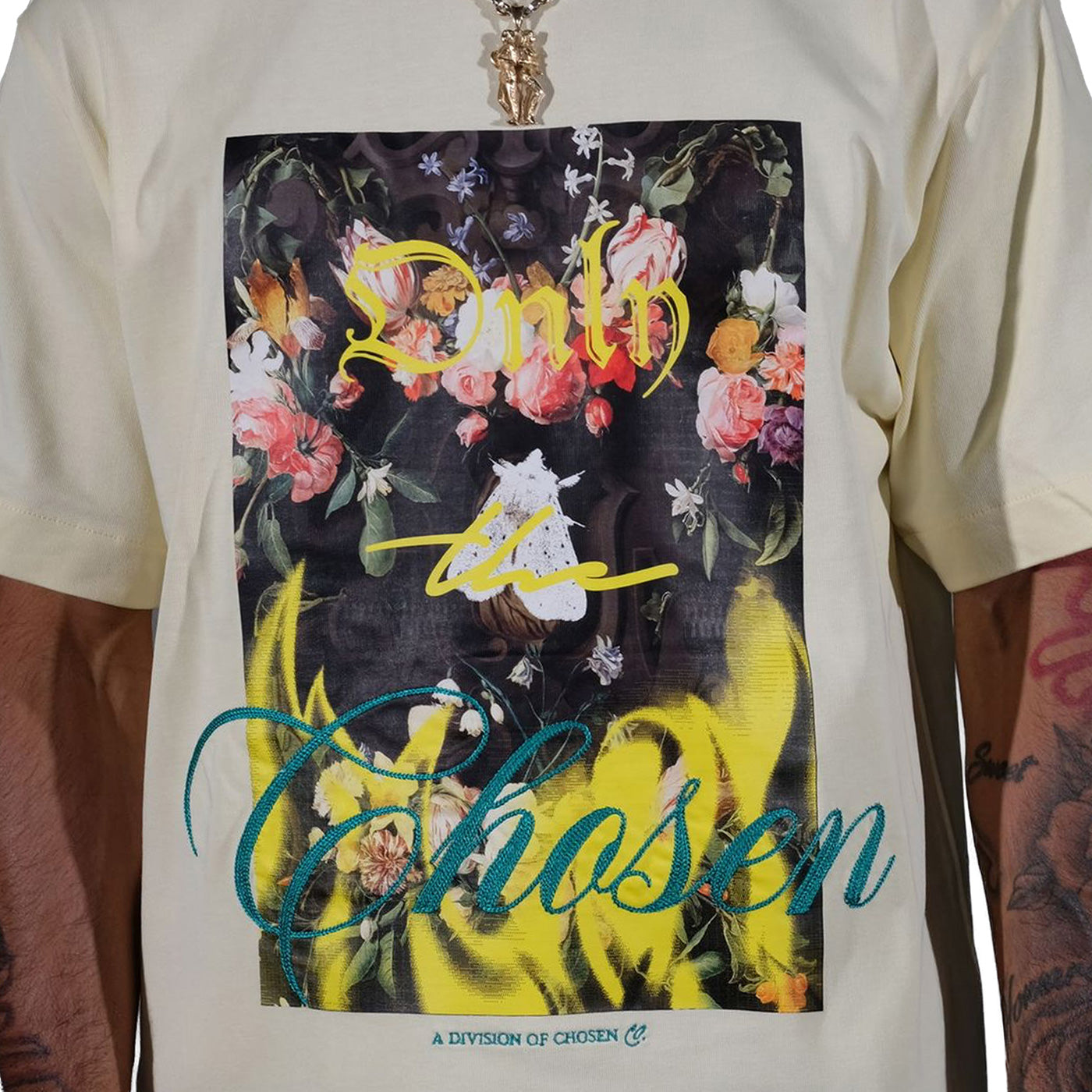 Moth tee Pastel Yellow by Chosen
- 2