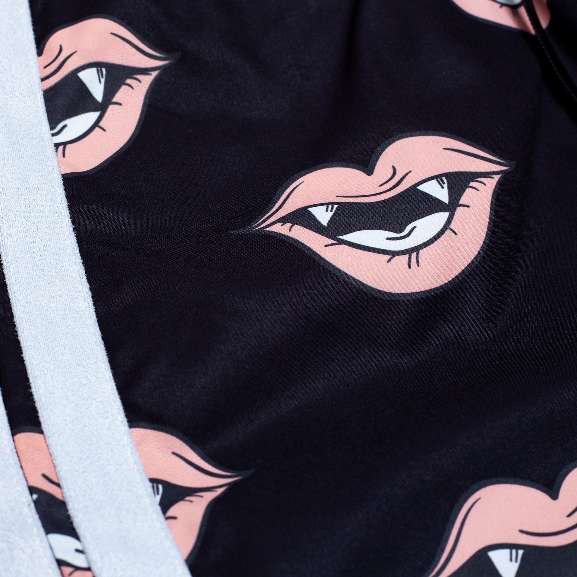 Vamp Love Shorts - Black | Vie+Riche
 _4